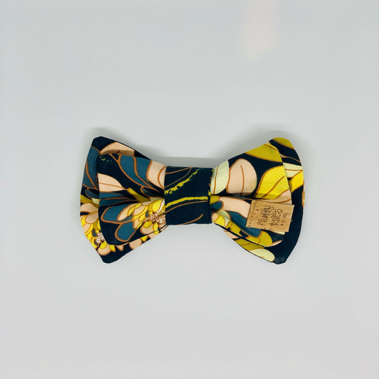 Ginger Flower Dog Bow Tie - Fluffy Tales